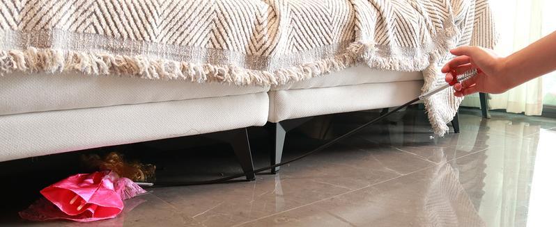 Flexible Grabber Claw Pick Up Reacher Tool with 4 Claws Bendable Hose Pickup Reaching Assist Tool for Litter Pick, Home Sink, Drains, Toilet(78.74 Inches)