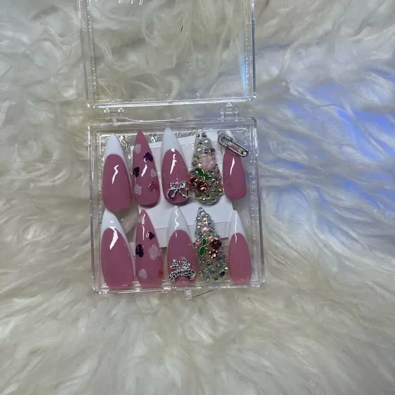 Stiletto hearts French tip