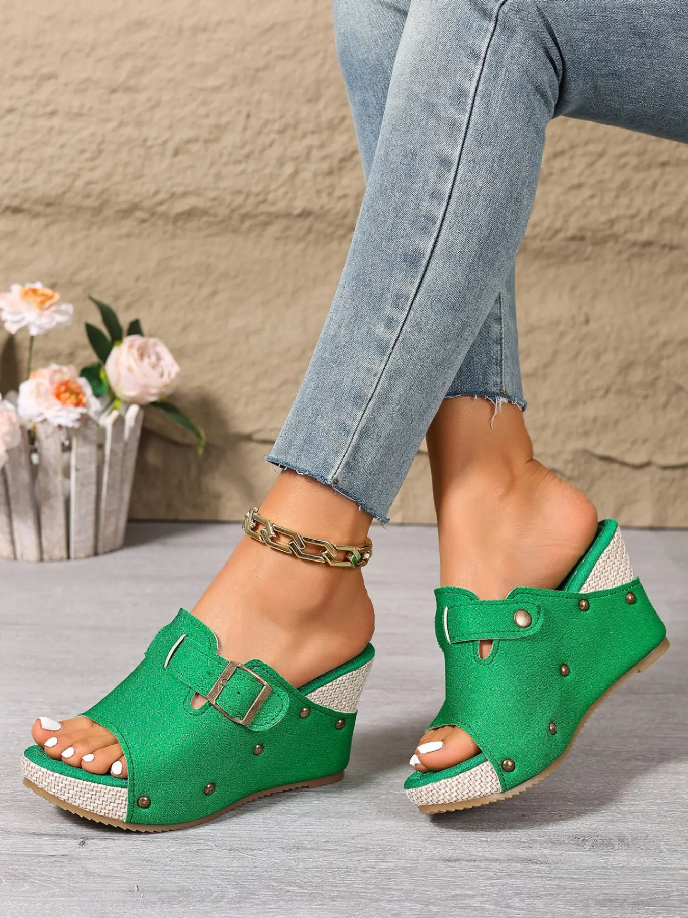European Style Trendy Wedge Sandals for Women, Fashionable Wedge Shoes, Open-Toe Metal Buckle Anti-Slip Platform Shoes, Multi-Color Versatile Large Size Heeled Sandals, Casual Summer Sandals