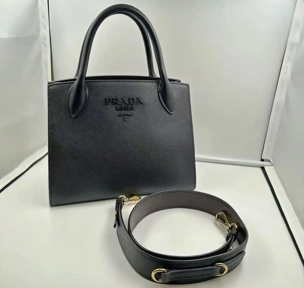Pre-owned PRADA Calfskin Crossbody Bags Black Saffiano Leather Handbag BGP222504