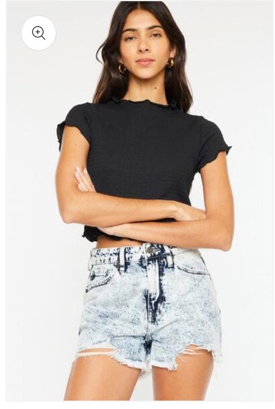 Kancan shorts https://blossombeautiesboutiques.myshopify.com/products/kancan-full-size-distressed-high-waist-denim-shorts