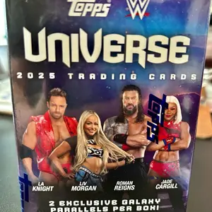 2025 Topps WWE Universe blaster