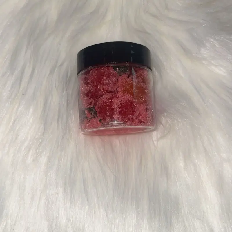 PLEASE PLEASE PLEASE READ DESCRIPTION! Fruit punch Sour Dour Bites 2oz jar of our sour gusher candies. Great for all ages. Good for snacks and treats Sweet Bonbon Tangy Cheese