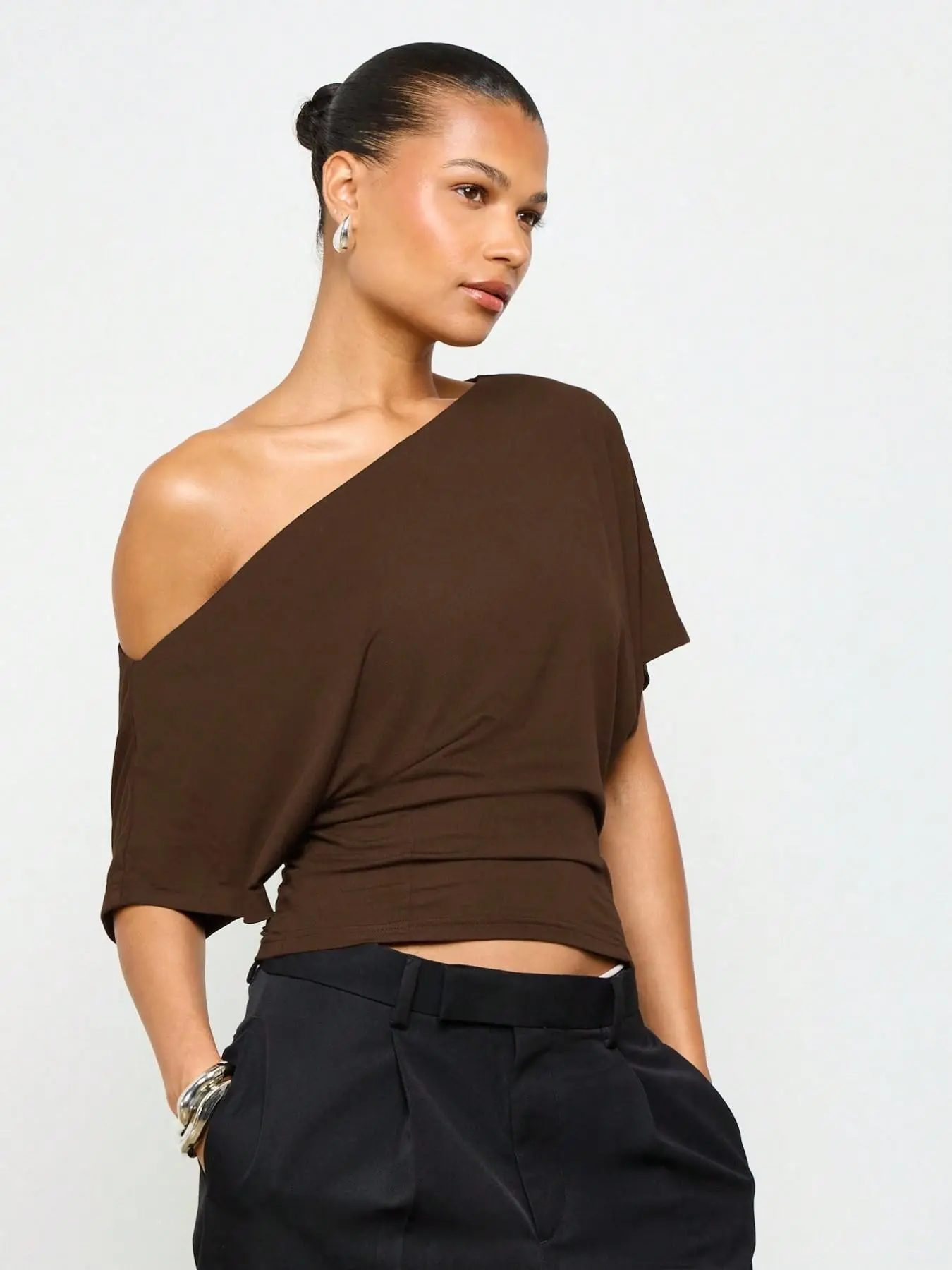 Women's One-Shoulder Asymmetrical Neckline Design Slim-Waist T-Shirt, Casual Versatile Fashion Top for Everyday Wear