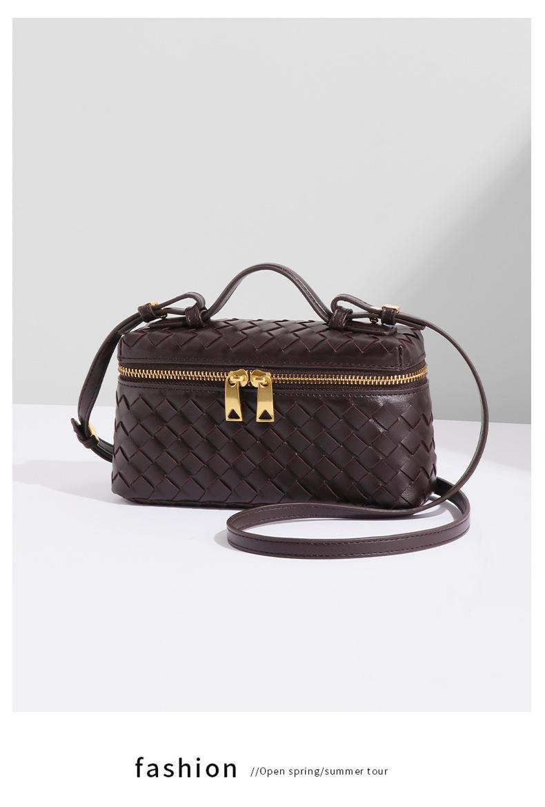 2025 New Handmade Woven Crossbody Lunch Box Bag Fashionable Versatile Two-Way Zipper Closure Handheld Women’s New Single Shoulder Small Square Bag