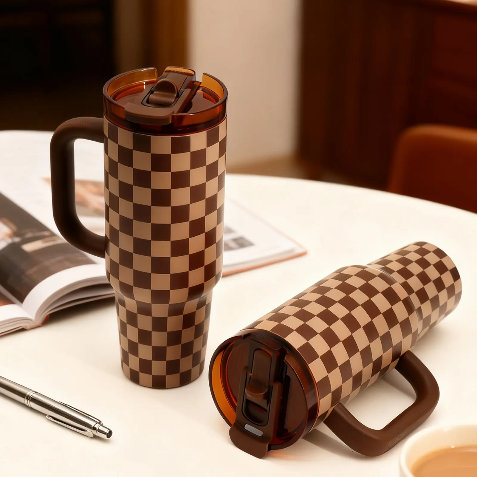 1 Pc double wall insulated mug 40oz vacuum tumbler Flasks with handle, Insulated travel drinkware, Leakproof Travel Tumbler, leak-proof thermal mug keeps hot drinks warm 12h and cold drinks fresh 24h, travel cup for men women, portable coffee tea cup