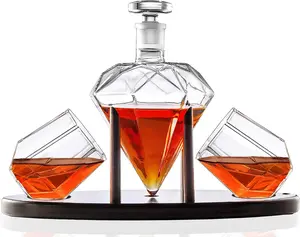 Whiskey Decanter Diamond shaped With 2 Diamond Glasses & Mahogany Wooden Holder – Elegant Handcrafted Crafted Glass Decanter For Liquor, Scotch, Rum, Bourbon, Vodka, Tequila – Great Gift Idea – 750ml
