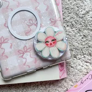 Magnetic Flower with Cute Face Phone Grip – Playful Flower Design with Blush Pink Face, Ideal for Teens and Flower Lovers