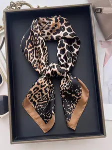 Elegant leopard-print polyester fashion scarf; leopard-print square scarf; decorative square scarf; printed women’s professional square scarf; suitable for outings; women’s neck scarf; elegant women’s scarf; lightweight, breathable large square scarf; wom