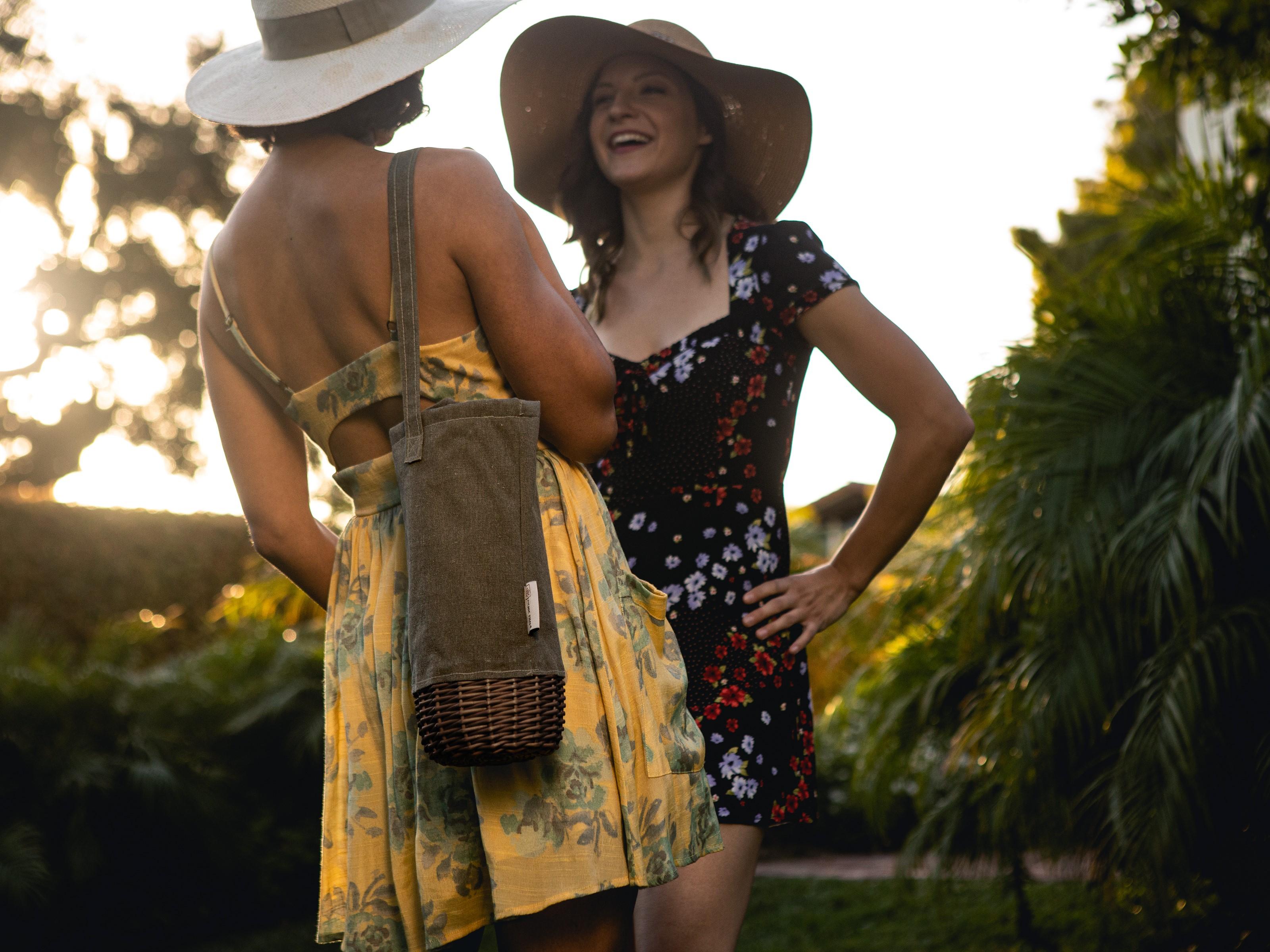 Malbec Insulated Canvas and Willow Wine Bottle Basket