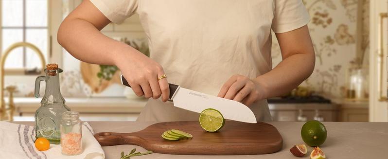 Astercook 14-Piece Kitchen Knife Set with Knife Block & Sharpener, Ceramic Coated Stainless Steel, Dishwasher Safe, Modern Home Cooking Cutting Carve