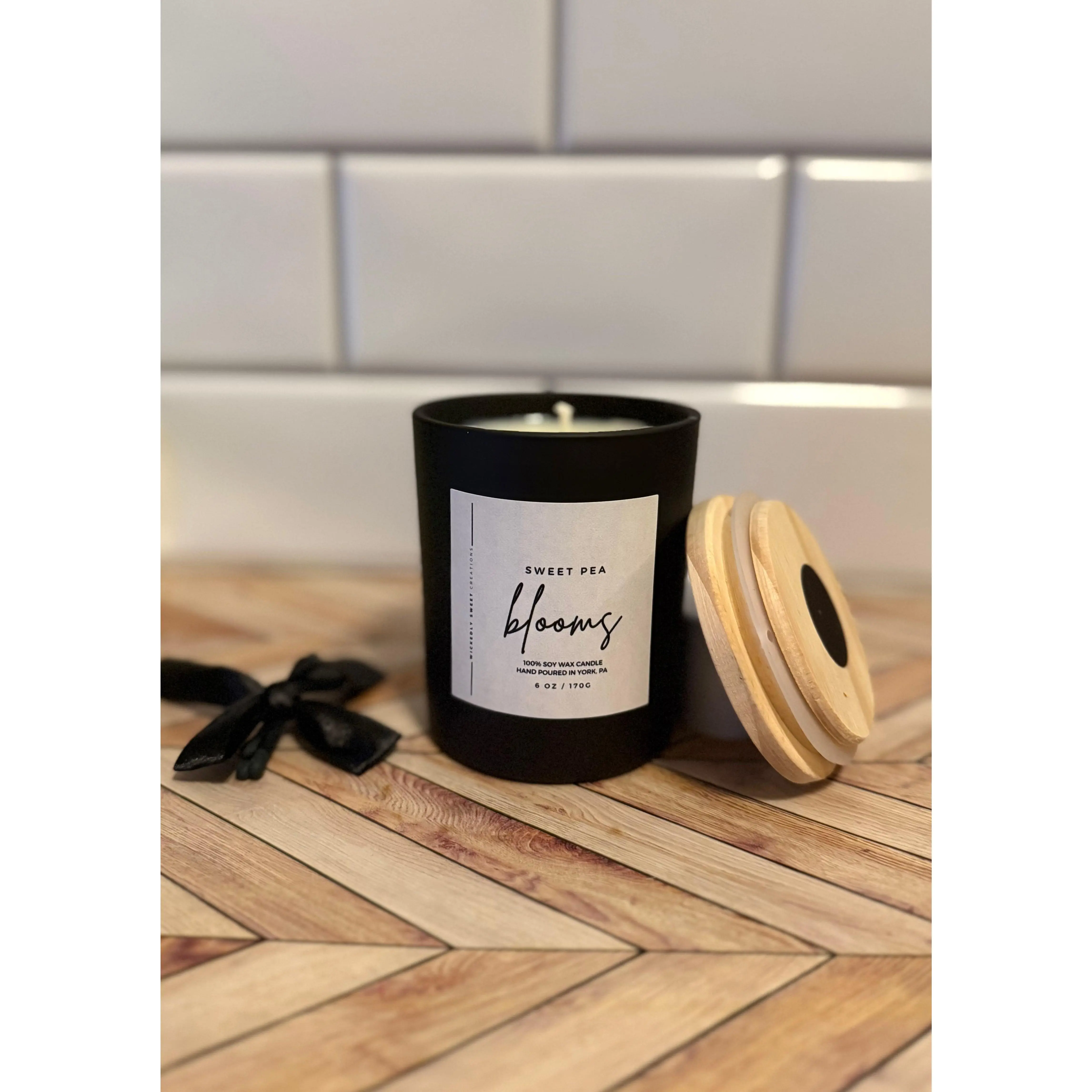 Sweet Pea Blooms Candle