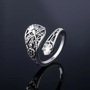 Zen Garden Dragonfly Ring – 925 Sterling Silver with Clover Accent
