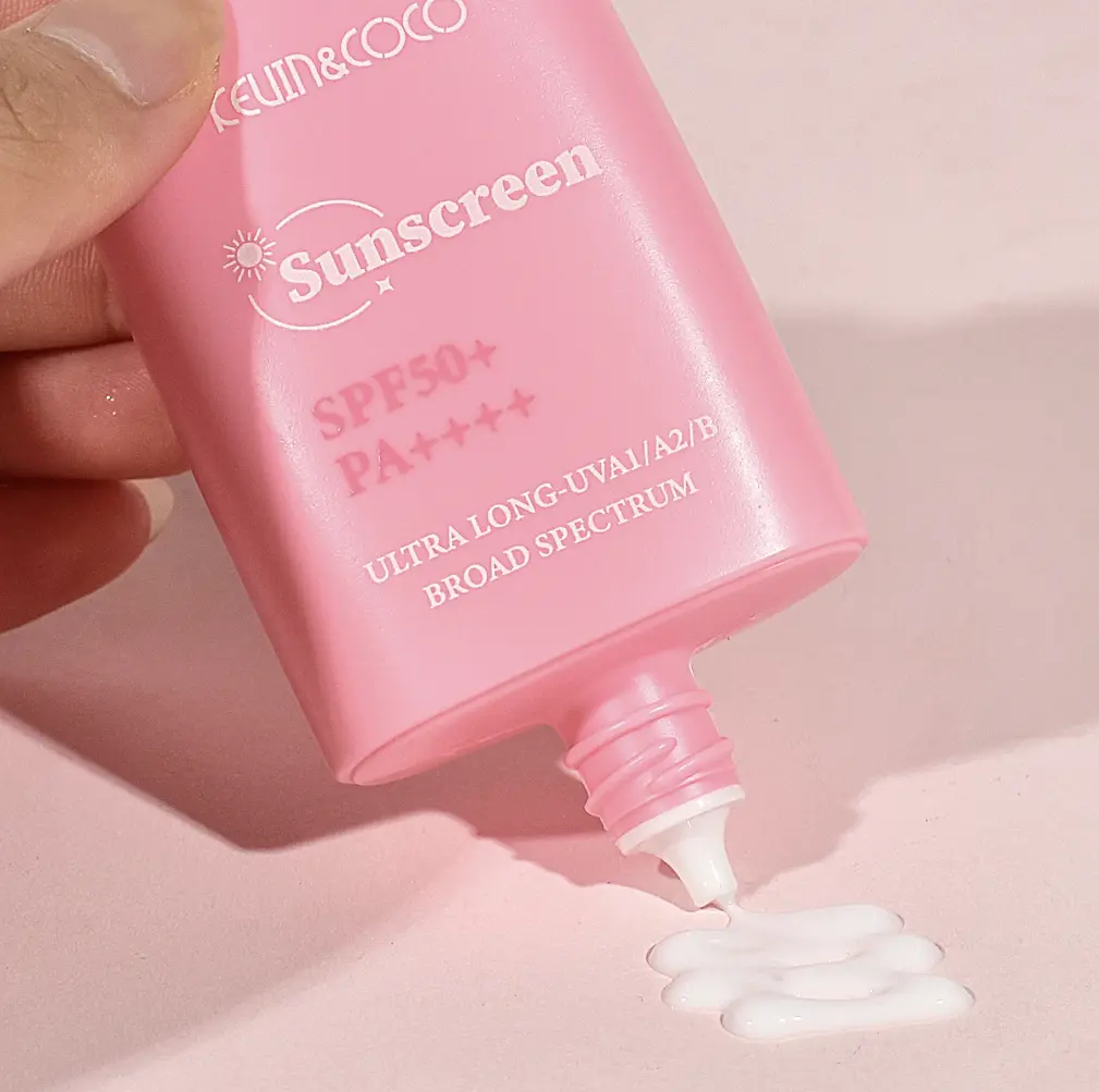 Dongyang Hongxuan Cosmetics Shimmering Brightening Facial Sunscreen SPF 50+, 2.8 oz - Gentle, Ammonia-Free, Cruelty-Free, Long-Lasting Broad-Spectrum UVA/UVB Block, Lightweight Non-Greasy Waterproof for All Skin Types Everyday Use