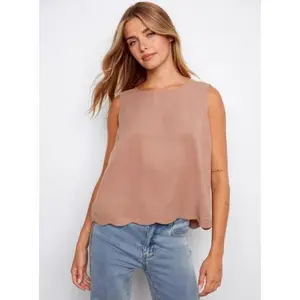 SCALLOP HEM TOP W/BACK BUTTONS