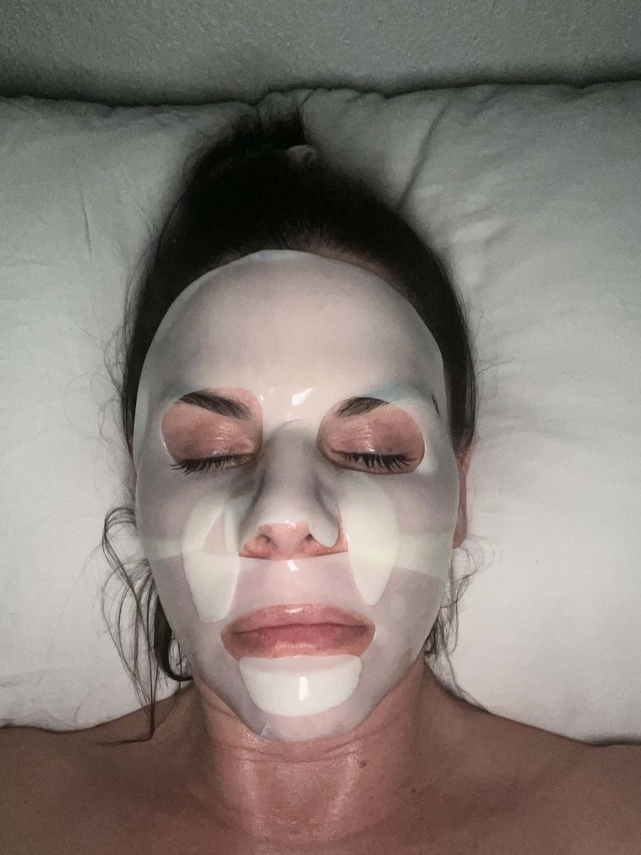 Item: Kojic Acid Turmeric Gel Mask (4counts)