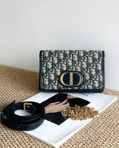 Pre-owned Dior Classic 2 in 1 Bag with Shoulder Straps — Can Be Worn on One Shoulder or Crossbody