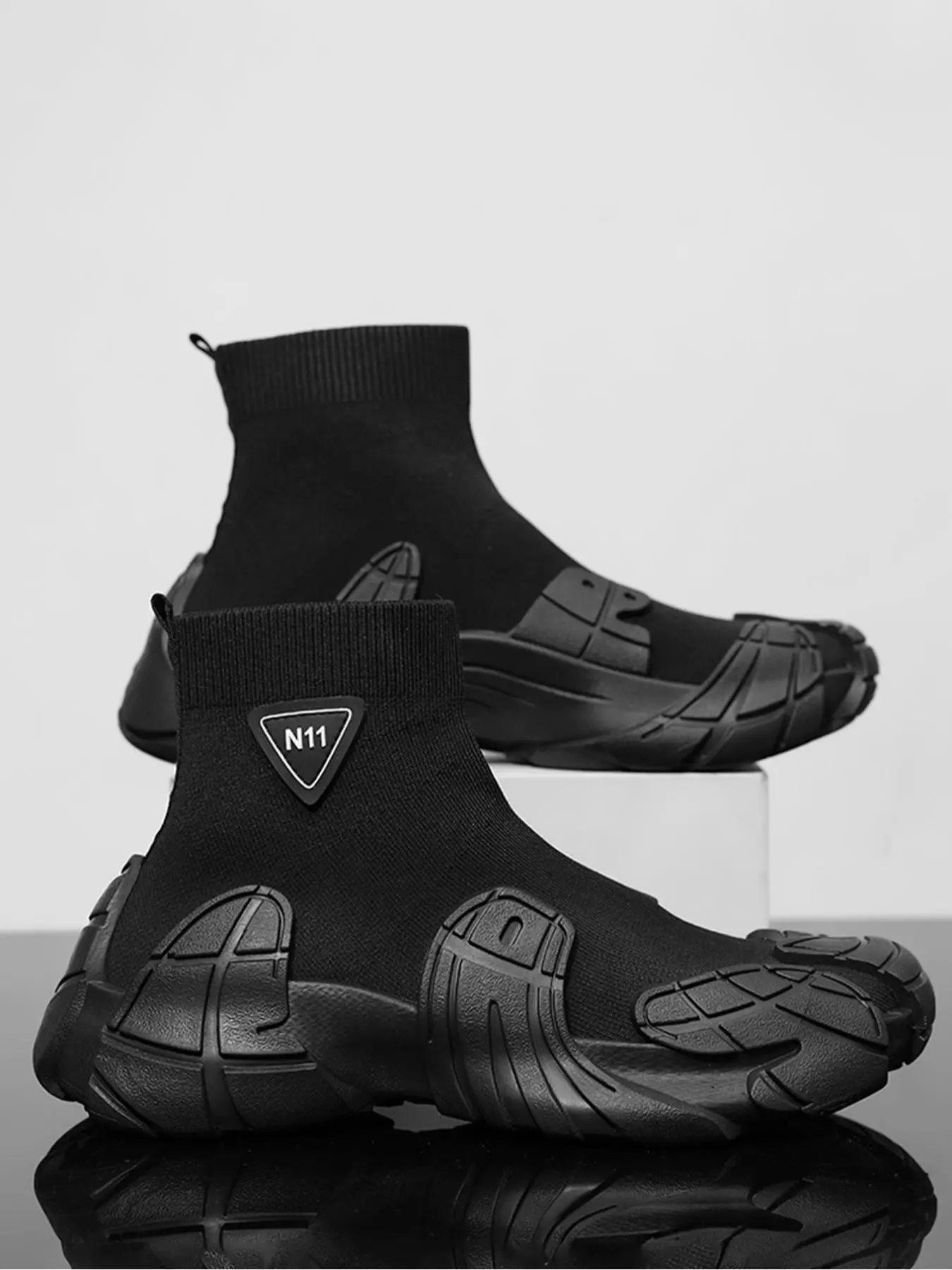 Men's Fashion Sports Shoes, Casual Hiking Boots, Hiking Style Shoes, Outdoor Walking, High-Top Design, Anti-Slip Wear-Resistant Mid-Calf Support