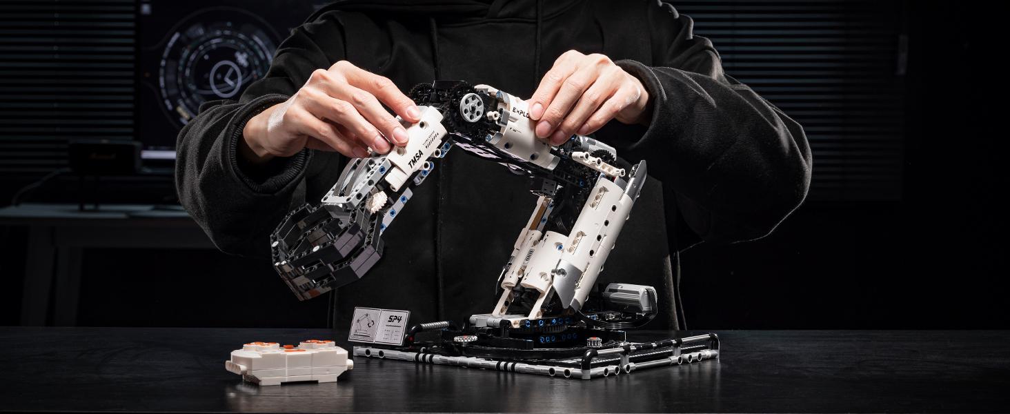 Uncle Brick Mechanical Technicla Arm Building Blocks Set with Remote Control 784Pcs STEM Educational Toys for Boys Girls 6+ RC Robotic Arm Ultra-Smooth Power Gears Gripping Claws Fantastic Christmas and Birthday Gift!