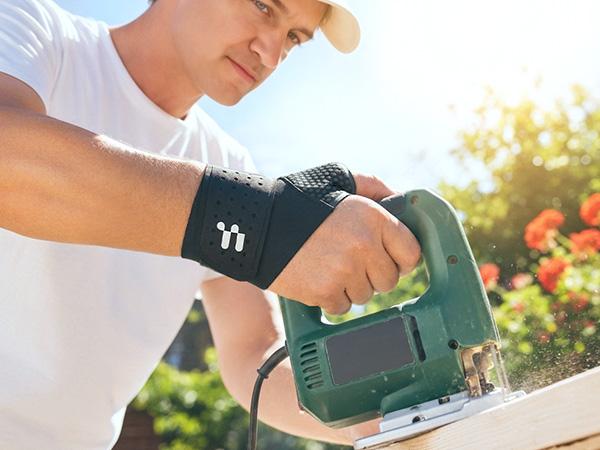 Fitomo Ultra-Thin Ergonomic Wrist Brace with Soft Thumb for Left Right Hand - Breathable Yoga Fabric & Compression Strap Wrist Guard for Women's Fitness - 0.5mm Seamless Wrist Support Companion for Typing, Handworking, Motorcycling, All-night Sleeping