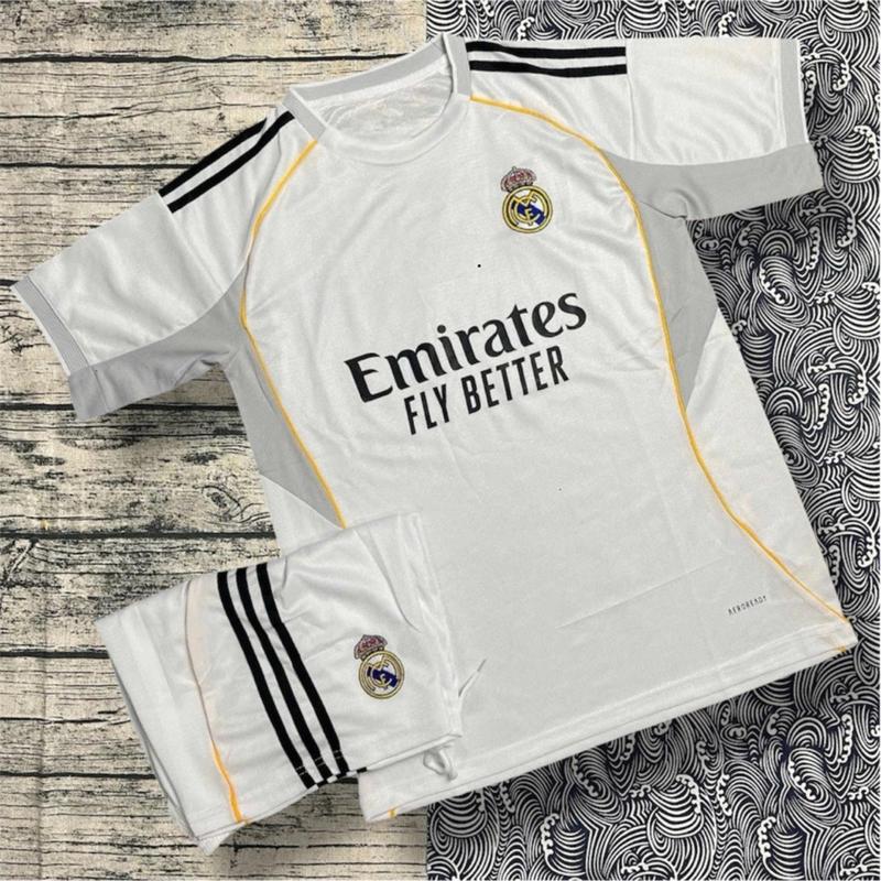 High-quality Real Madrid football kit for the 2025/26 season - New design - Real Madrid home and away jerseys for professional matches in 2025.