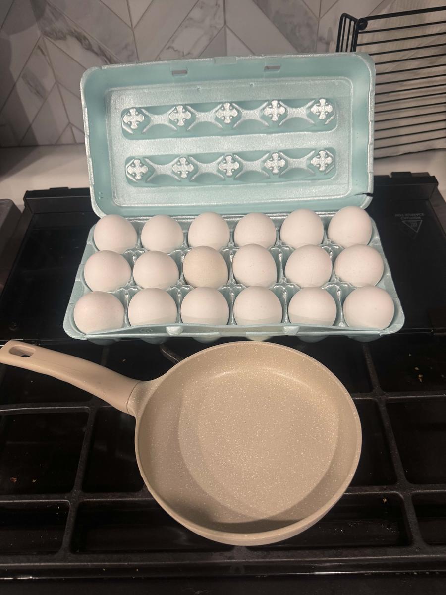 Item: Taupe, 18 Pieces Set