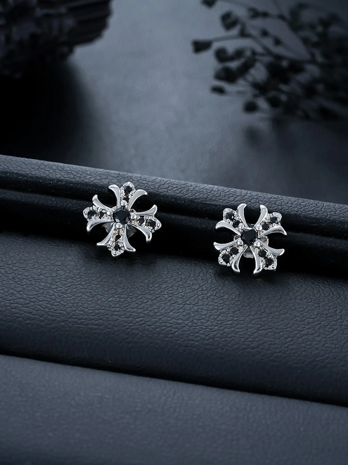 Cross Hip-Hop Ear Cuff, Unique Punk Style Earrings, Versatile High-End Daily-Wear Gift Idea for Women
