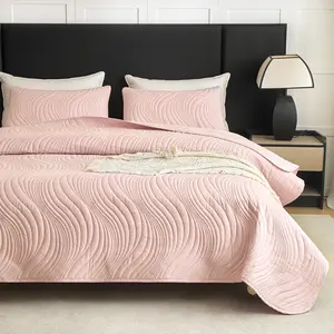 Ultrasonic Pink Wave Stripe Bedspread King Size, Lightweight Microfiber 3-Piece Bedding Set with 2 Pillow Shams, All Season Bed Cover for Bedroom Dorm, Machine Washable