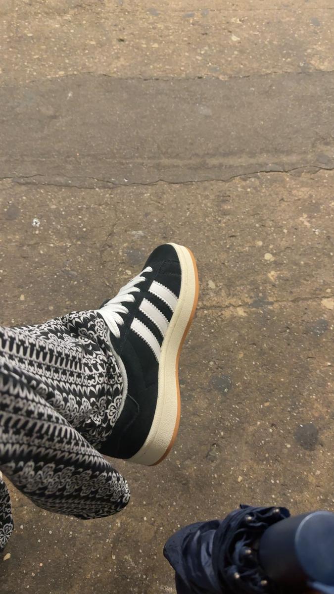 Item: Black  &  White, 6