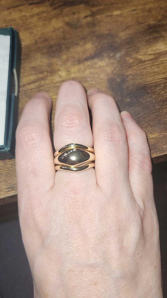 Item: Yellow Gold, 8