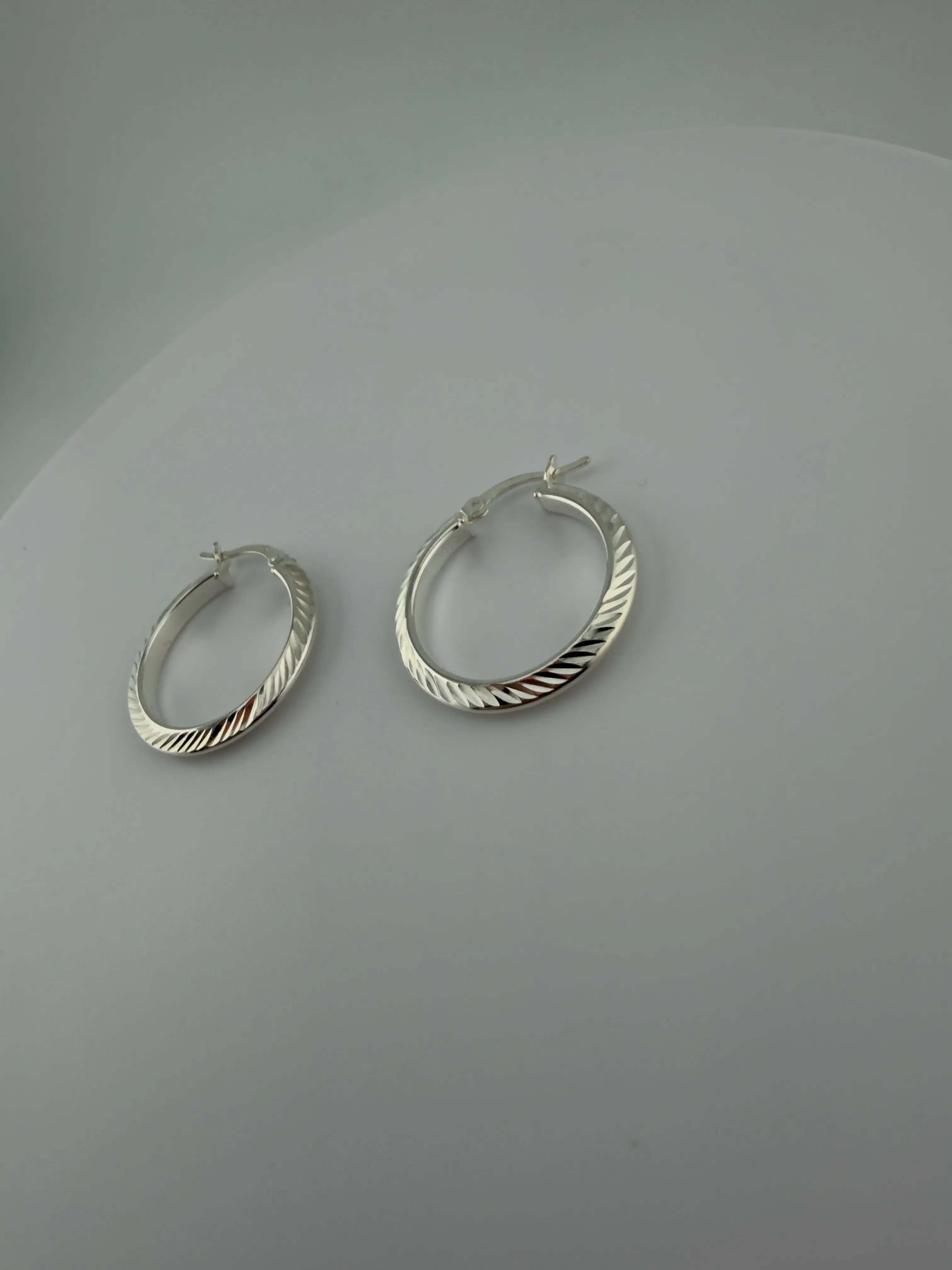 Arracadas de Plata Italiana 925  | Aretes de Aro Elegantes para Mujer | Joyería de Lujo Everyday.
