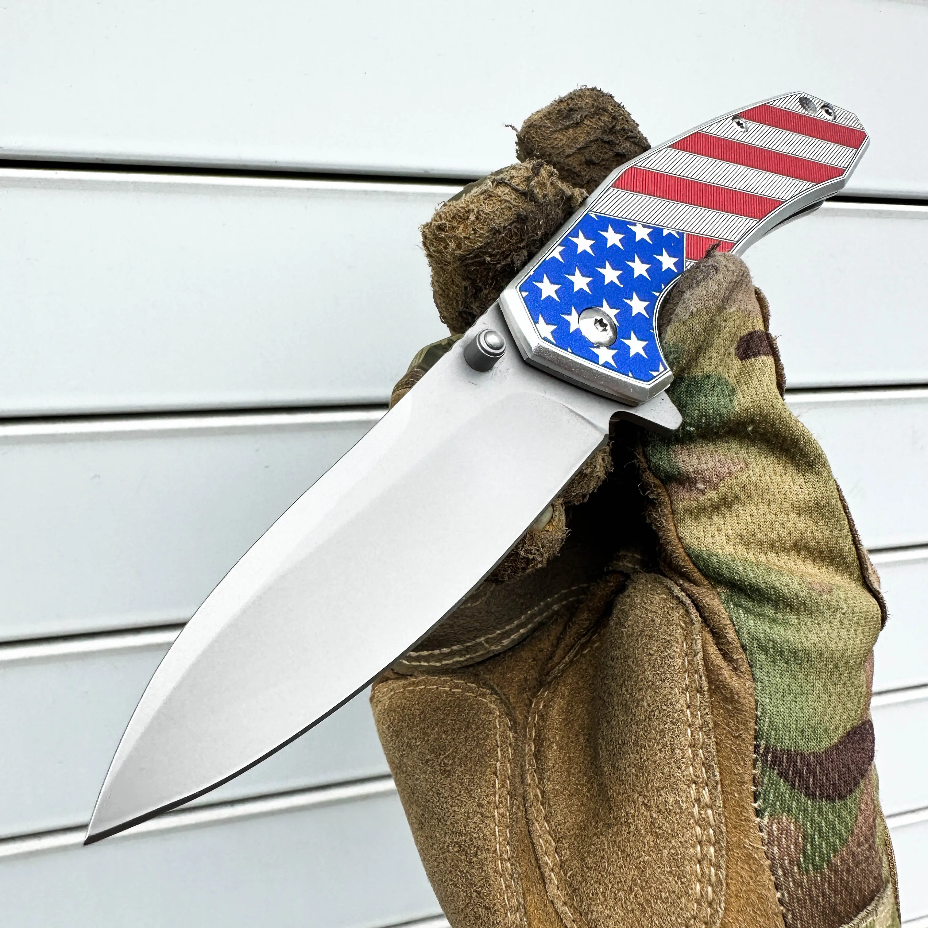 8" USA Flag Patriotic American Independence Day July 4th Gift Design Pocket Knife with Beautiful Pattern Handle Ergonomic Grip, Lightweight Outdoor Hunting & Camping Knife for Men & Women, Sharp Stainless Steel Blade Utility Knife Tool Gear