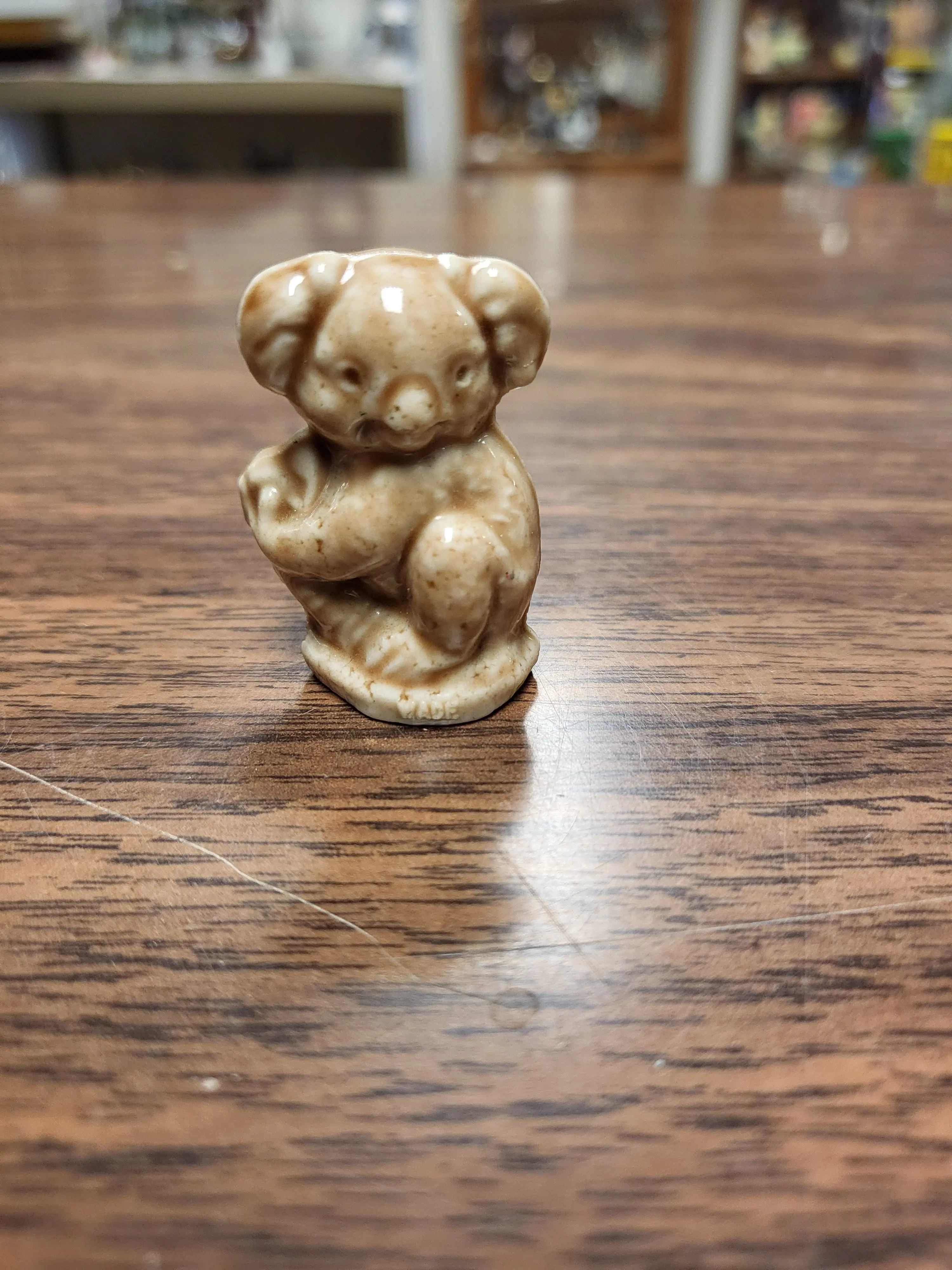 Wade Whimsies Series Miniature Wildlife Koala Ceramic Figurine - Wade England, Speckled Glaze Gray-Brown Porcelain Home Decor Ornament for Display Boxes