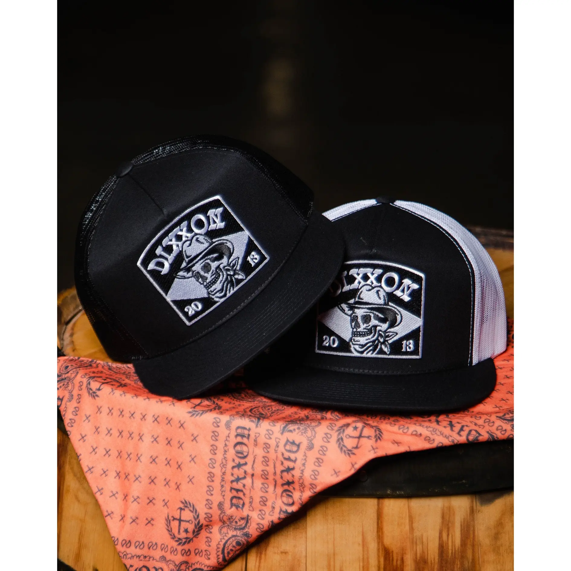 Vaquero Flat Bill Trucker Snapback - Black & White