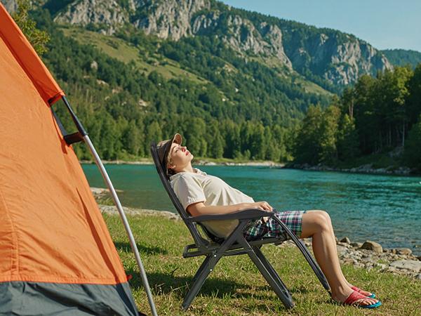 Zero Gravity Chair, Reclining Camping Lounge Chair, Reclining Patio Chairs with Cup Holder Trays and Removable Cushion, Folding Recliner for Indoor and Outdoor