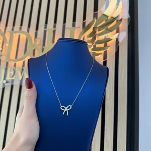 Delicada cadena con Colgante de Lazo PLATA 925