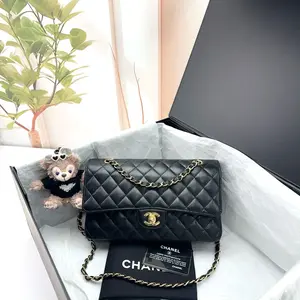 Pre-owned CHANEL Leather Shoulder Bags 7.8'' R11879 Shoulder Bag C536332329 0311 T3 Mia