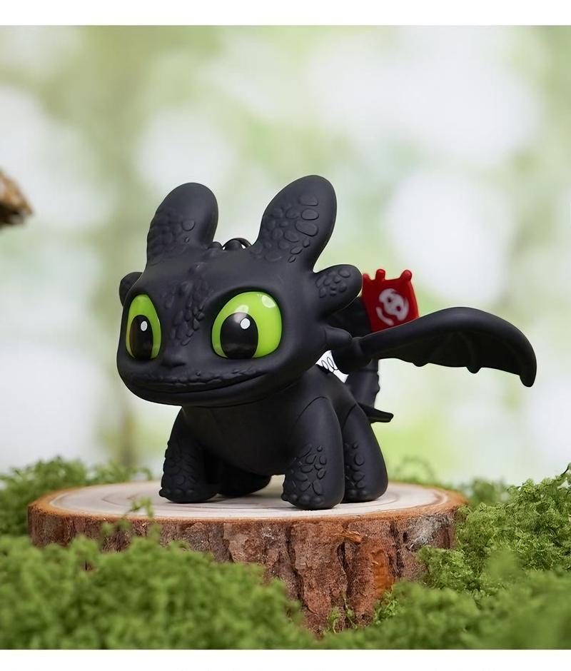 DIYCOM How to Train Your Dragon Night Fury Dragon Keychain Glow in the Dark Mini Dragon Pendant with Moving Wings Trendy Bag Charm Car Ornament Keychain Gift Christmas Gift Birthday Peripheral