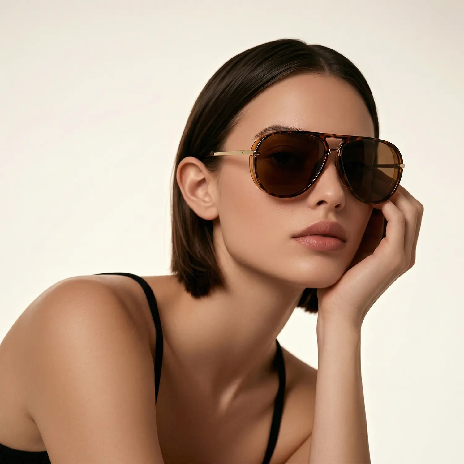 Oversized Aviator Women's Sunglasses with Gradient Lens, Unisex Stylish Statement Frame, Black Aesthetic Eyewear for Beach, Travel and Outdoor Activities, Universal Fit, Womens Sunglasses, One Size,
