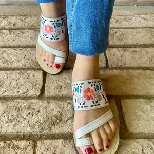 Mexican Leather Huaraches Handmade Flatform Women's Shoes with Butterfly & Sunflower Pattern Closed Toe Comfortable Casualtrainers for All Seasons