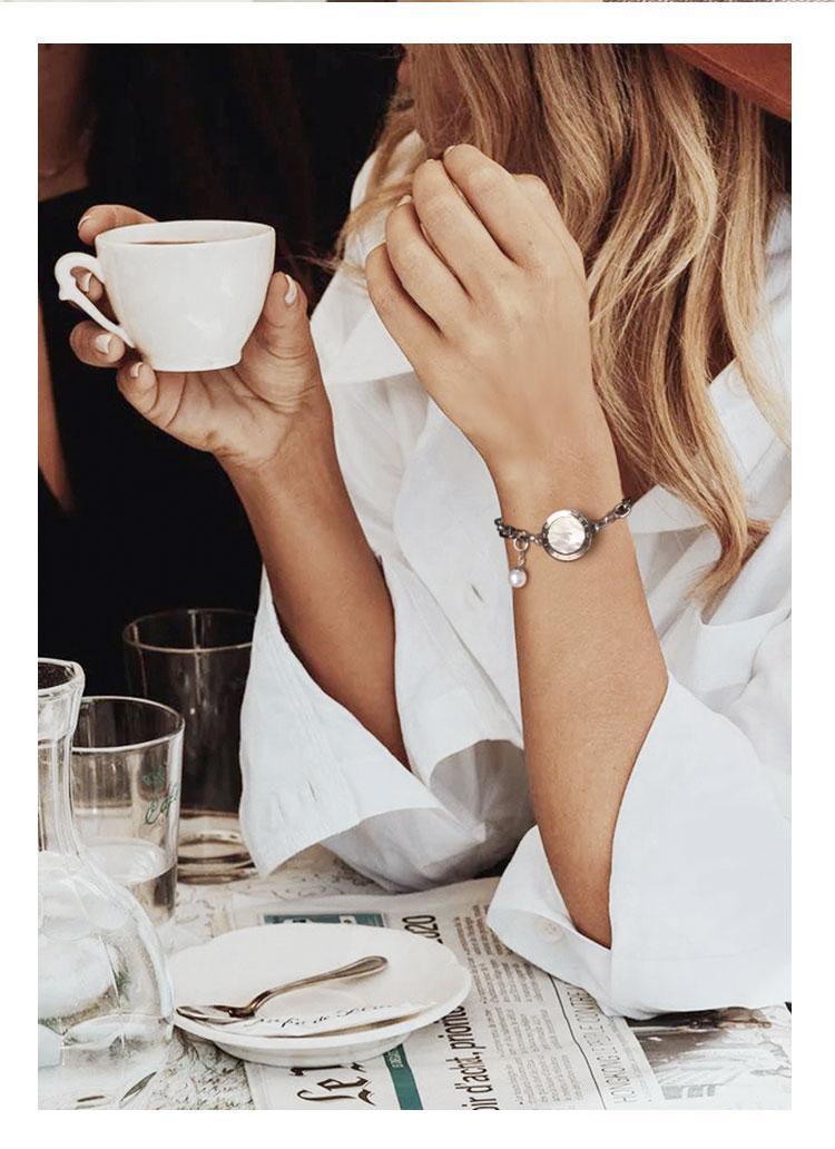 Totwoo Soulmate Touch Bracelets for Couples Vibration & Light up for Love Couples Long Distance Relationship gifts for Girlfriend Bluetooth Pairing Jewelry