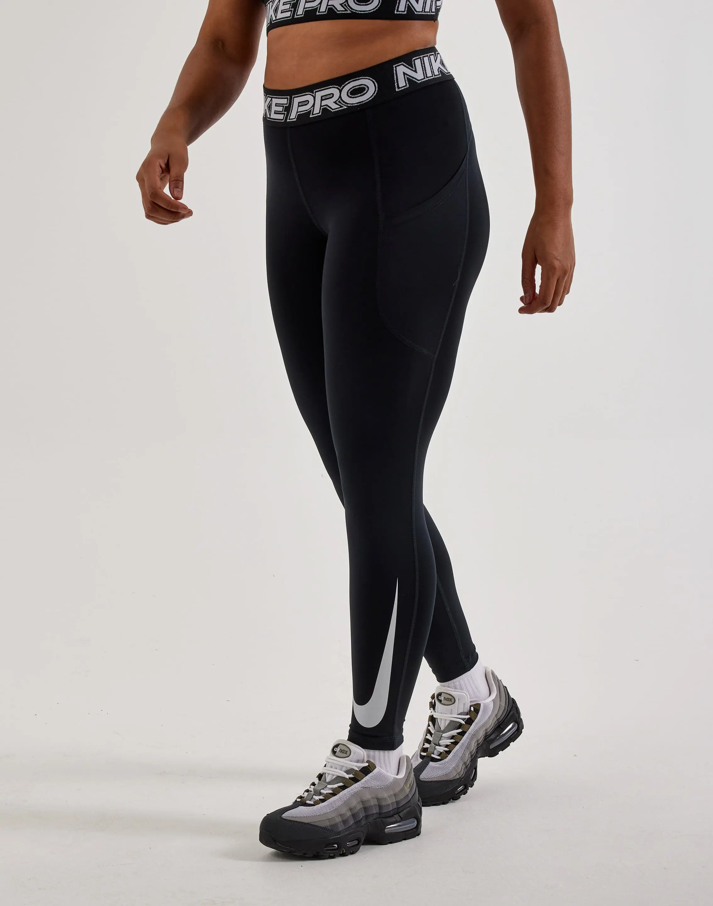 Womens Nike Pro Mid-Rise 7/8 Leggings