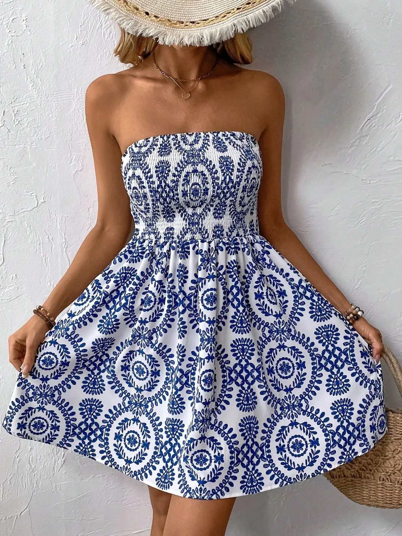 1pc Blue White Printed Bandeau Strapless Mini Dress, Smocked Ruched High Waist A-line Design, Casual Chic Summer Vacation Wear for Beach