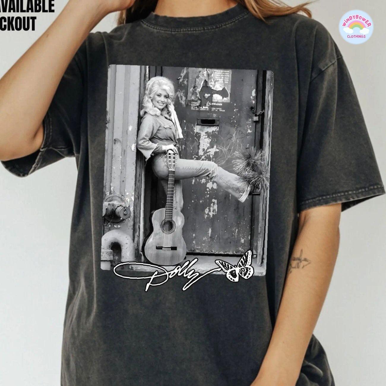 Comfort Colors Dolly Parton Memorial Shirt, Dolly Parton Memorial T-Shirt, Dolly Parton Country Music Y2k Graphic Tee, Dolly Concert Unisex T-Shirt – Perfect Gift for Fans  Comfort Colors Shirt Unisex Womenswear Graphic Tops