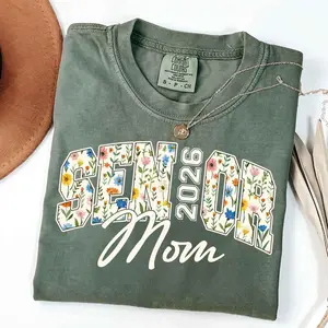 Comfort Colors Retro Floral Senior Mom T-Shirt, Senior Mom 2026 Shirt, Class Of 2026 Graduation Shirt, Class of 26 Shirt, Senior Mom Gift