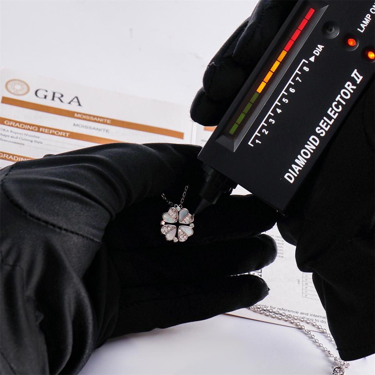 Moissanite 0.1ct Convertible Lucky Four-Leaf Clover Copper Pendant Necklace Wedding Engagement Anniversary Gift for Women Moissanite 0.1ct Convertible Lucky Four-Leaf Clover Copper Pendant Necklace Wedding Engagement Anniversary Gift for Women