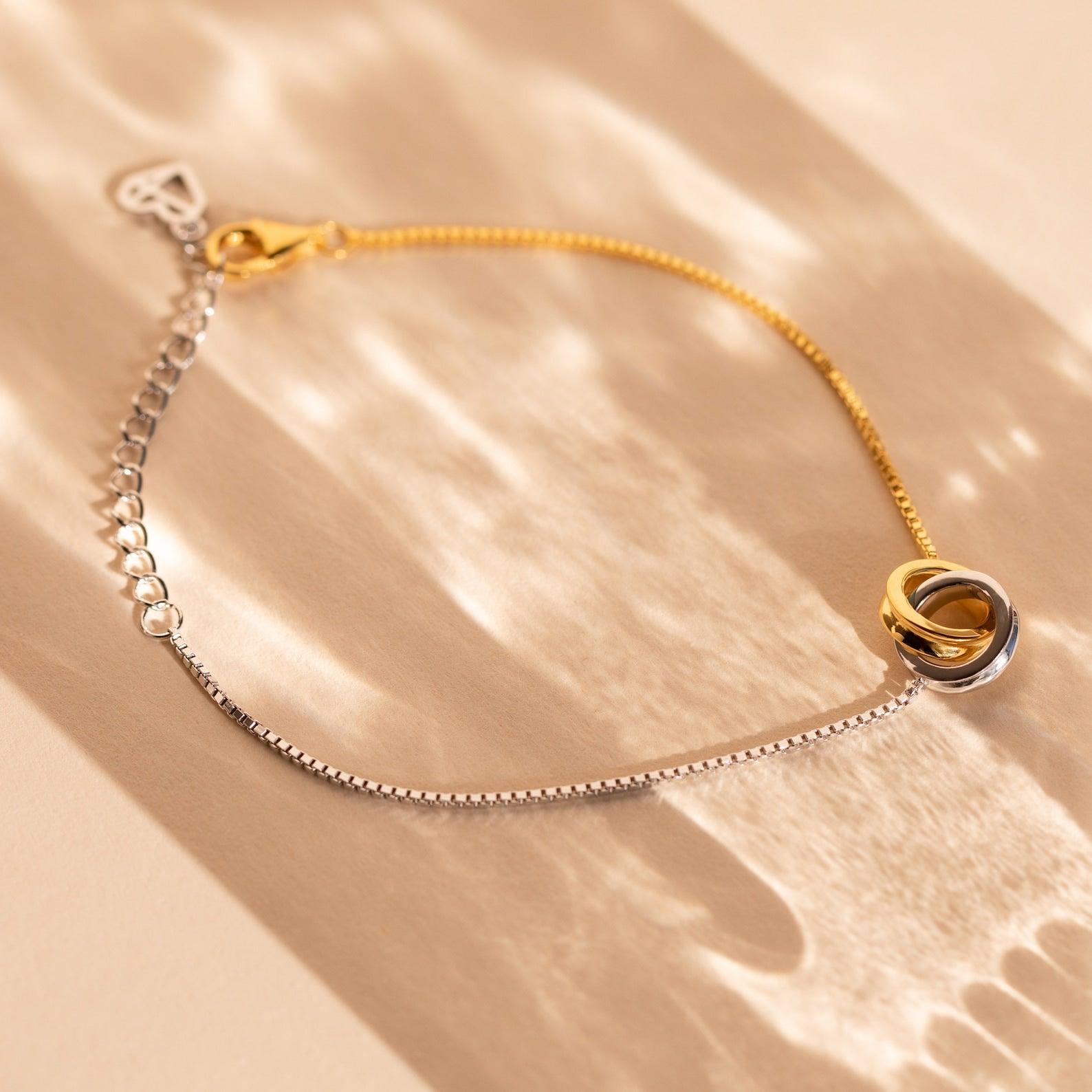 Interlocking Circles Bracelet by Caitlyn Minimalist - Dainty 18K Gold Plated & Sterling Silver Charm Bracelet - Mixed Metal Jewelry - Mother's Day Gift