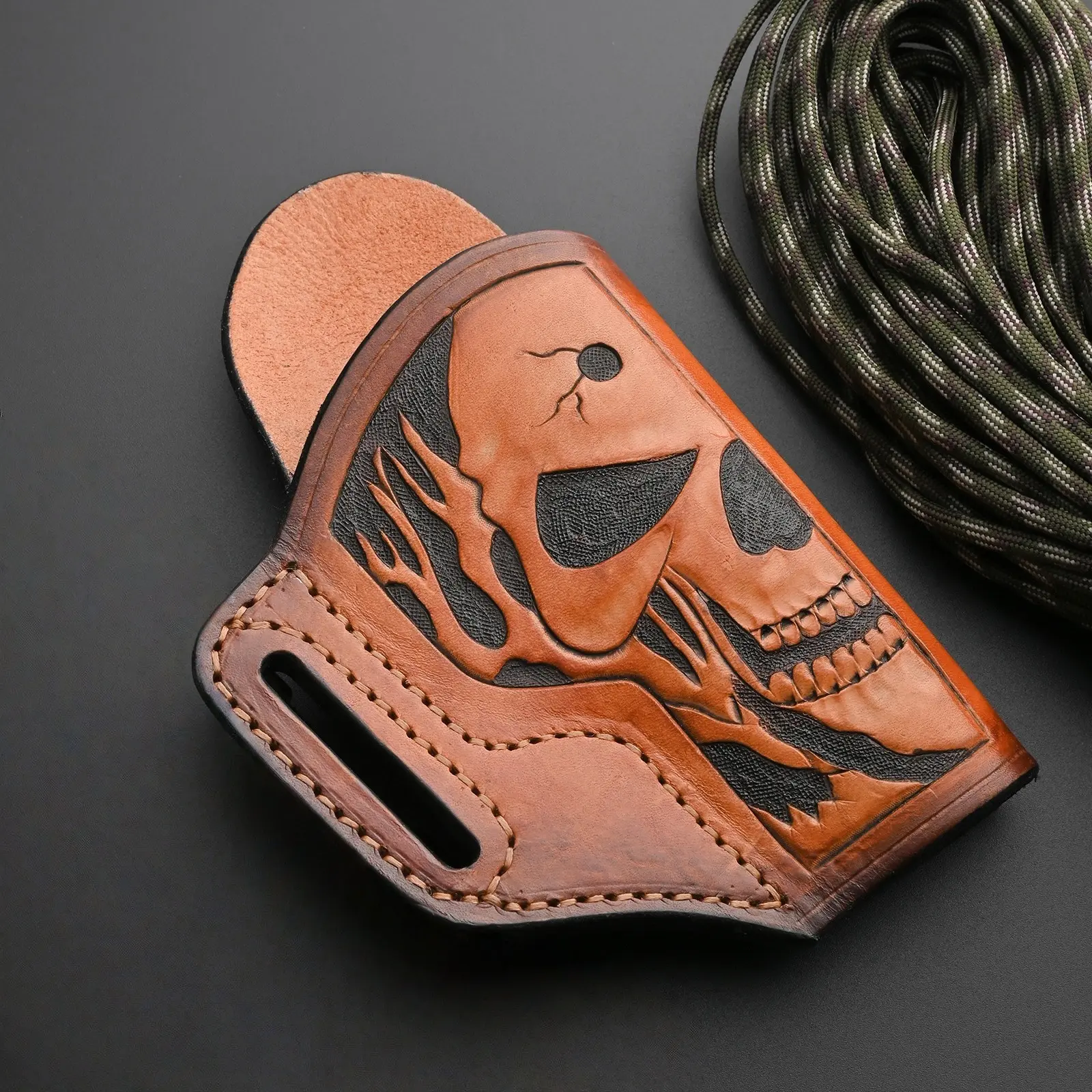 Handcrafted engraved holster, made of cowhide leather, sturdy, durable, and high-quality, suitable for the 1911 series(right)