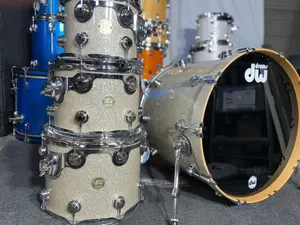 DW Collector’s Series - Brand New 2004, 22/10/12/14 in Broken Glass