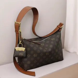 Elegant Women's Hobo Bag, Handbag & Single-Shoulder Bag, Suitable for Work and Leisure, Fashionable Design with Gold Accents, Vintage Style Crossbody Bag